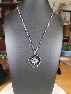 paparazzi Silver Starburst Medallion Necklace